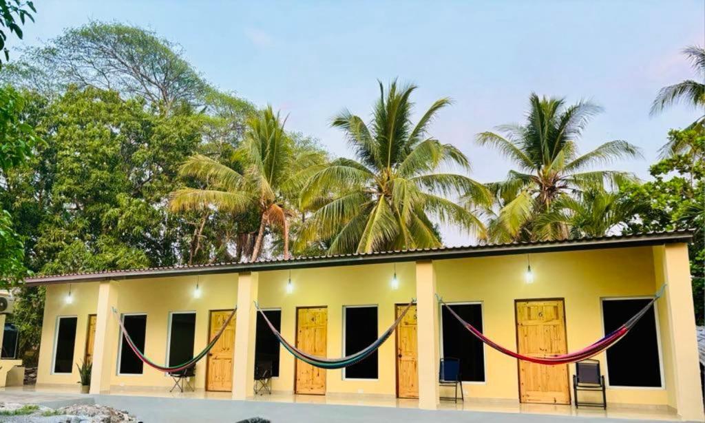 Hostal Camila'S Tamanique Exterior photo