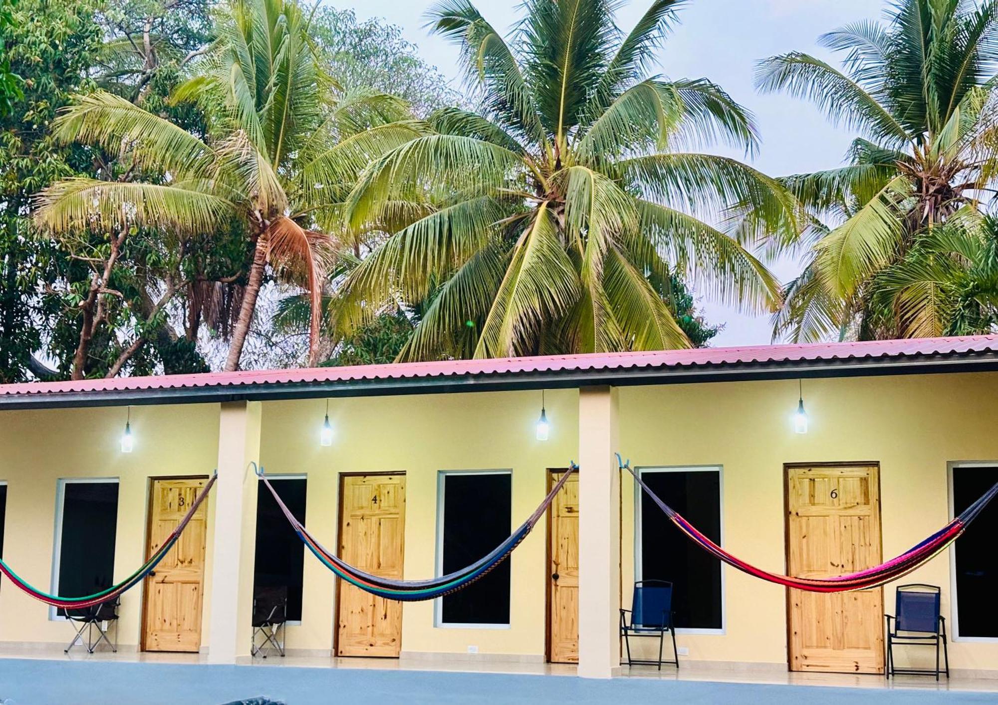 Hostal Camila'S Tamanique Exterior photo